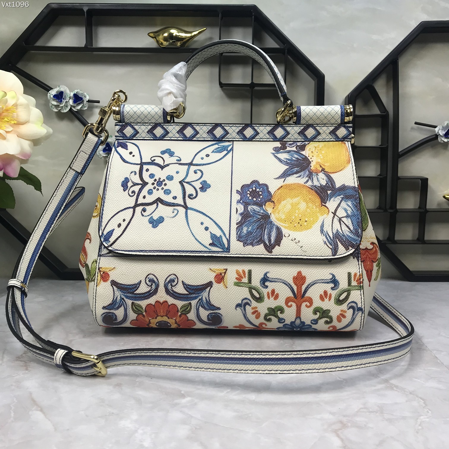 DOLCE & GABBANA Dauphine Majolica Print Medium Miss