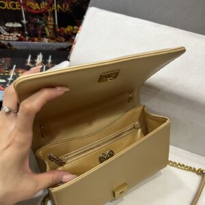 D&G   0229