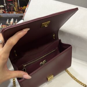 D&G   0249