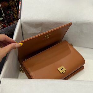 D&G   0258