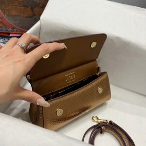 D&G  0279