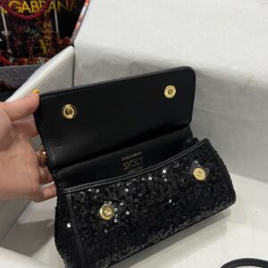 D&G  0329