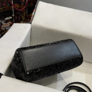 D&G  0359