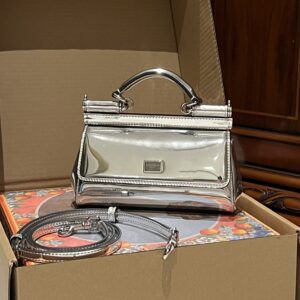 D&G   0439