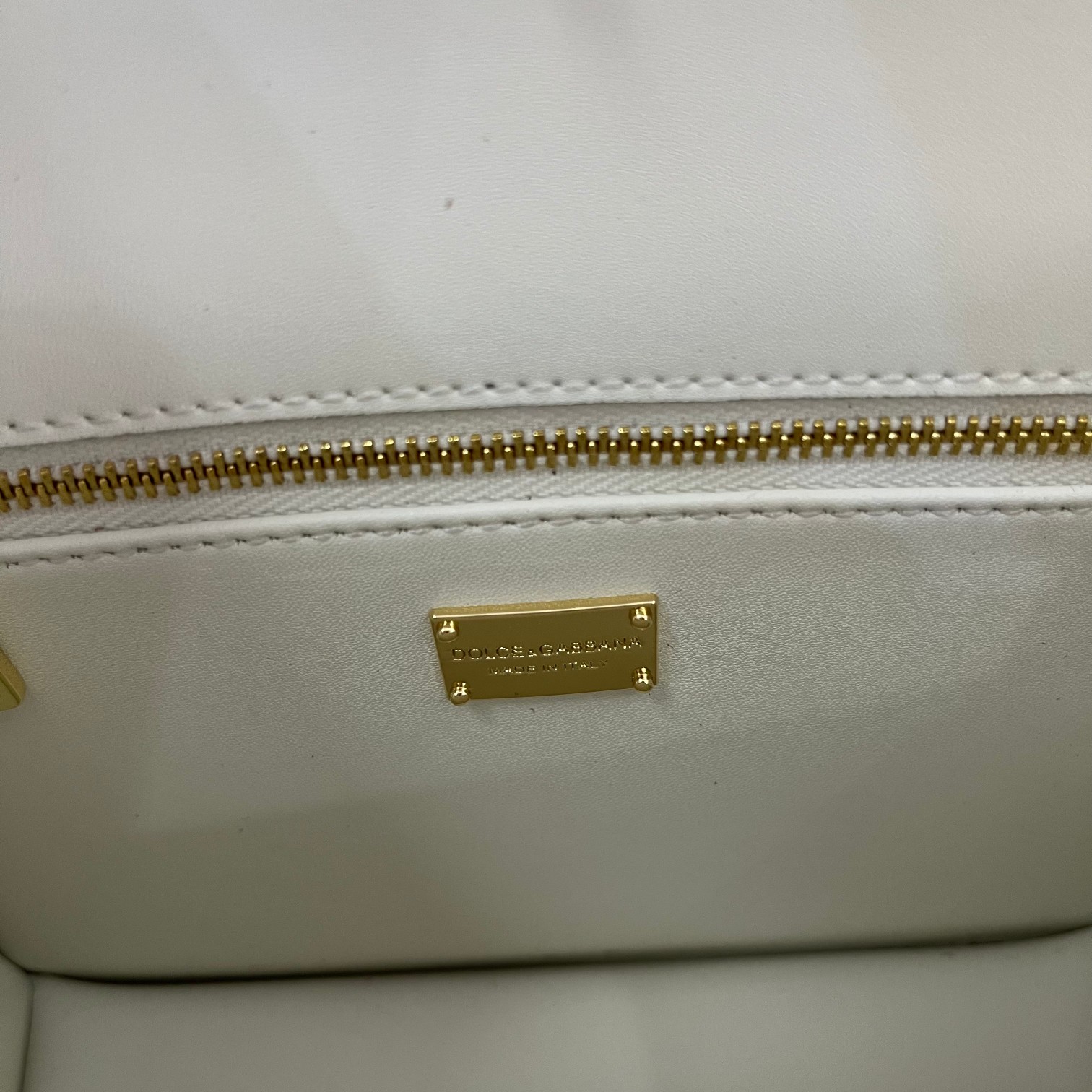 D&G   0449