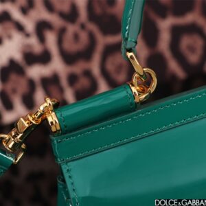 D&G  0549