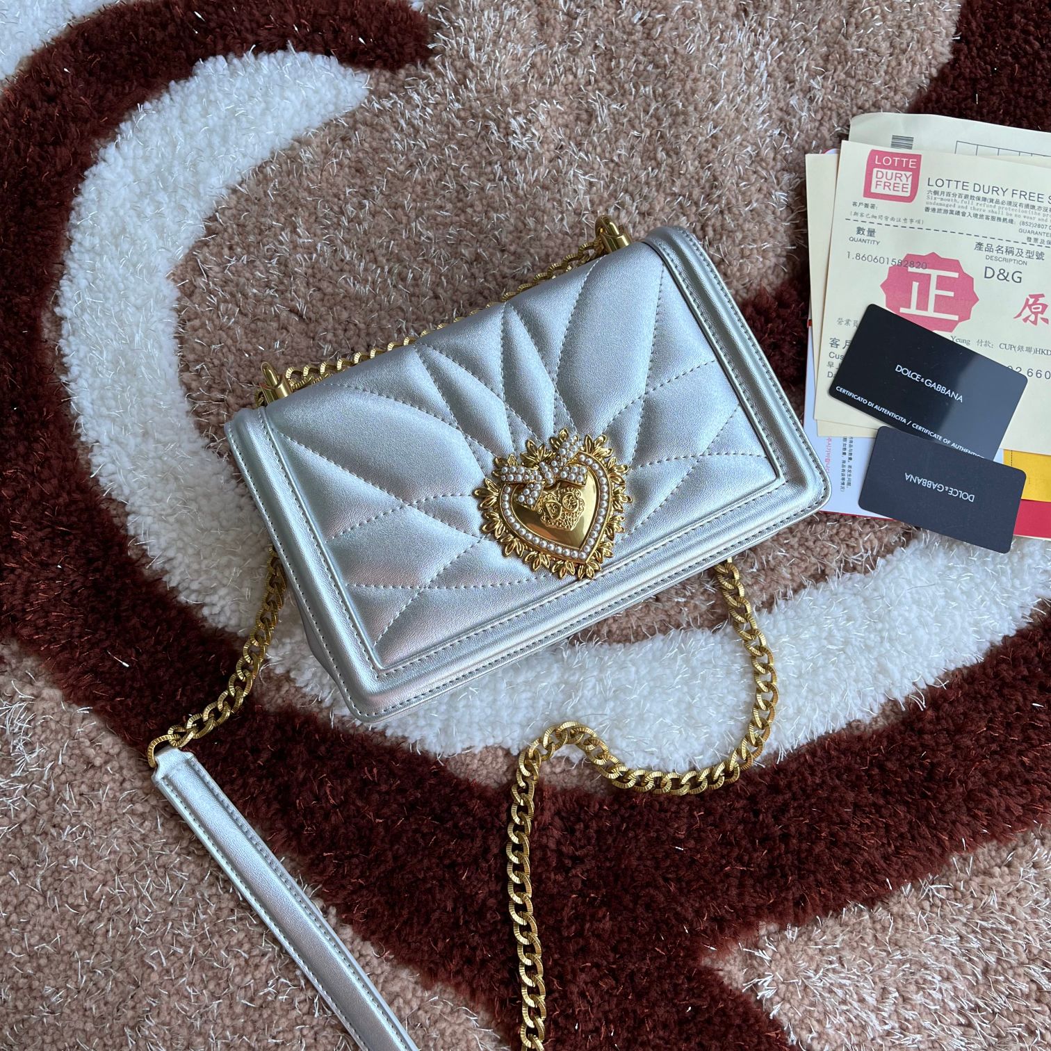 D&G   0559
