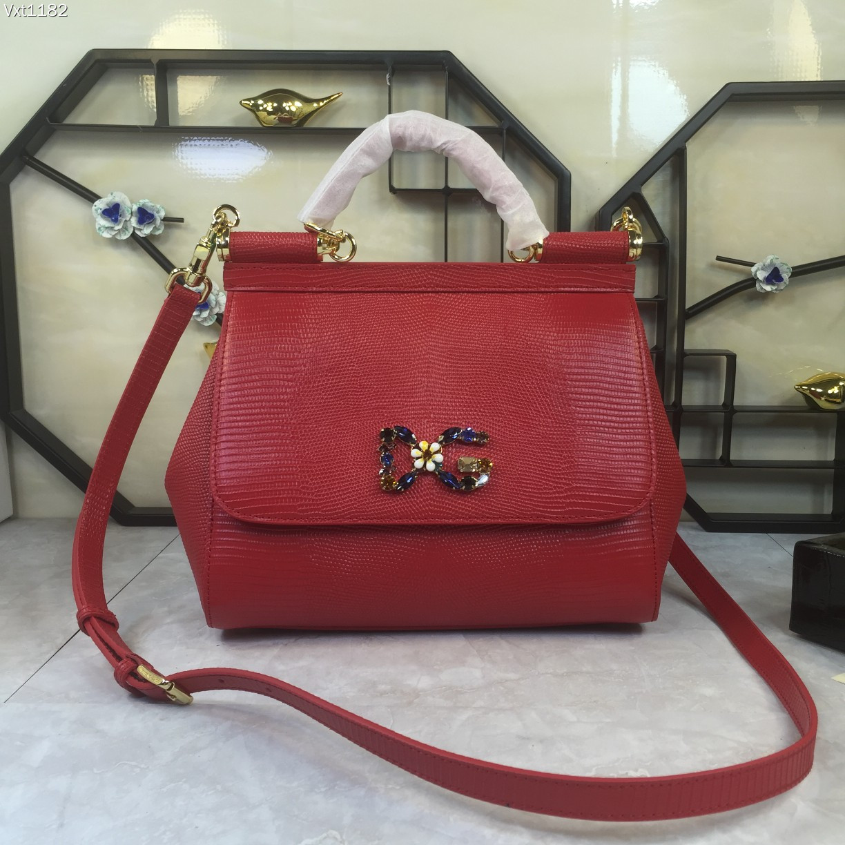 DOLCE & GABBANA Stampa Iguana Crystal Miss Sicily Satchel Red 1621191 |
