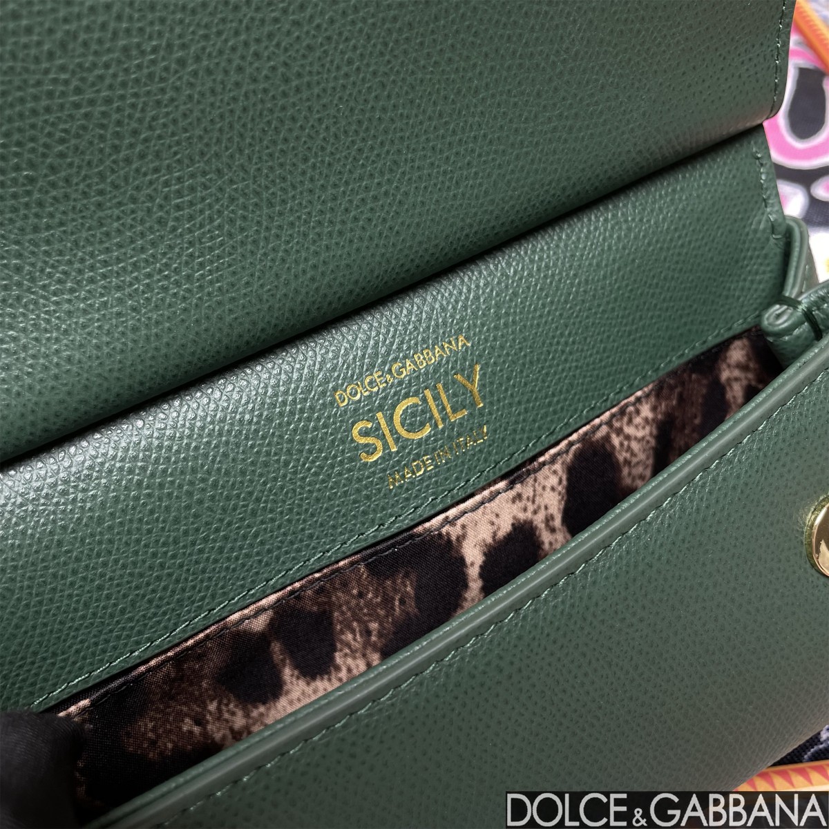 D&G  0719