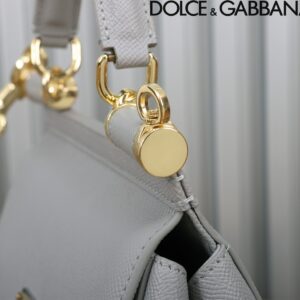 D&G  0789