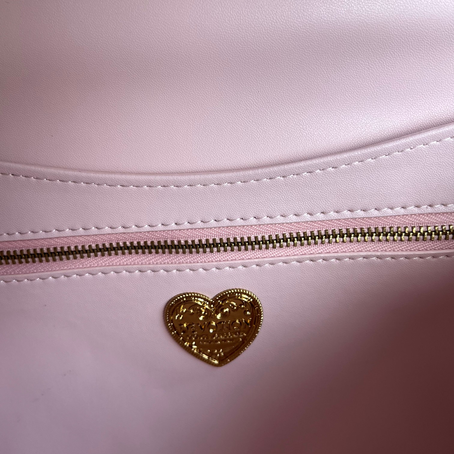 D&G   0789