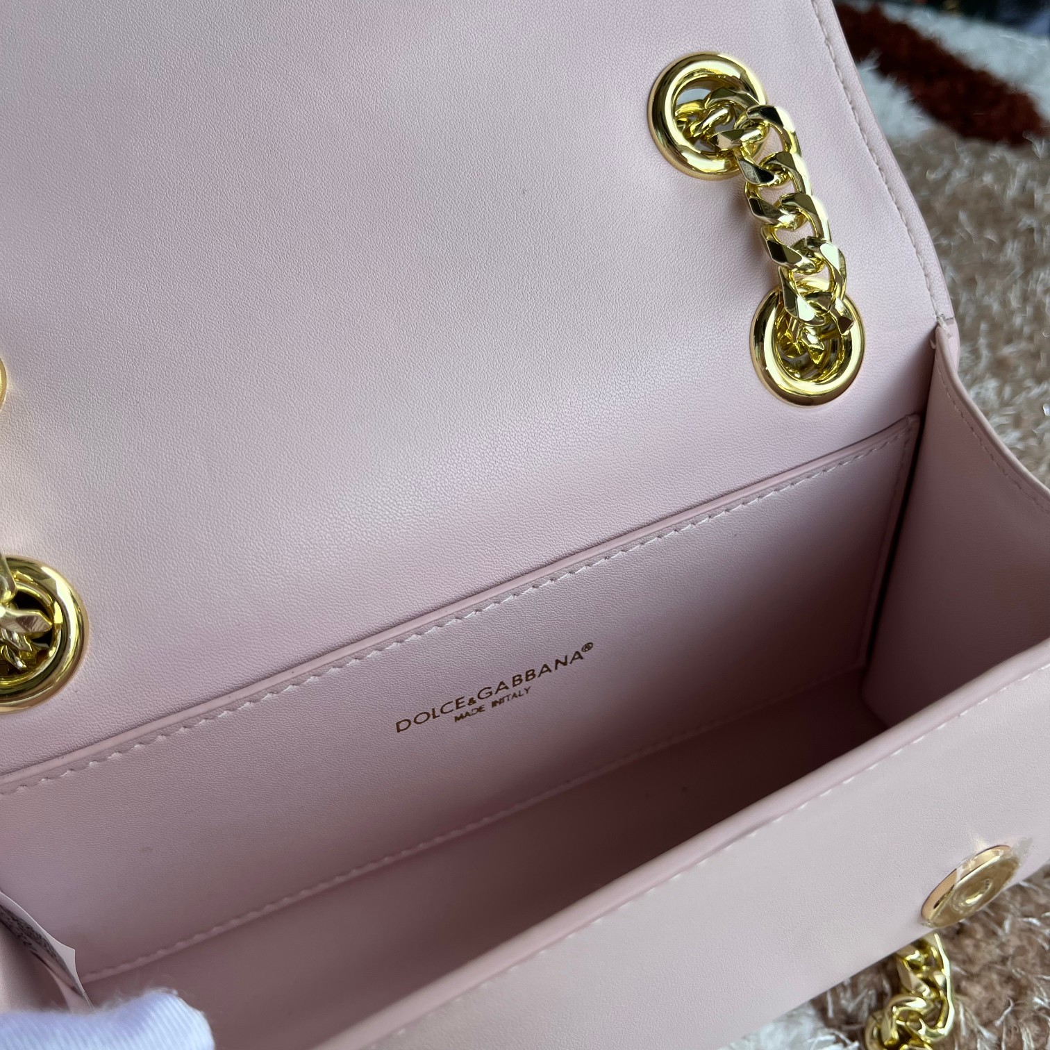 D&G   0839