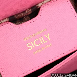 D&G  0949