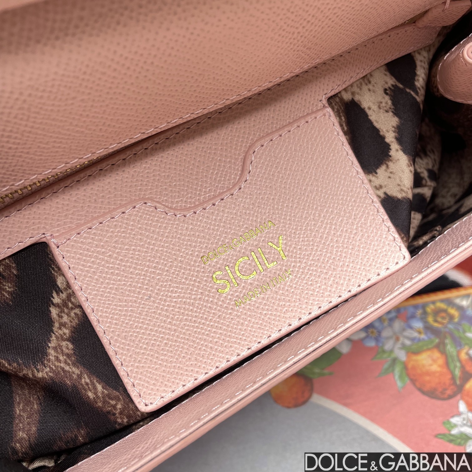 D&G  1049