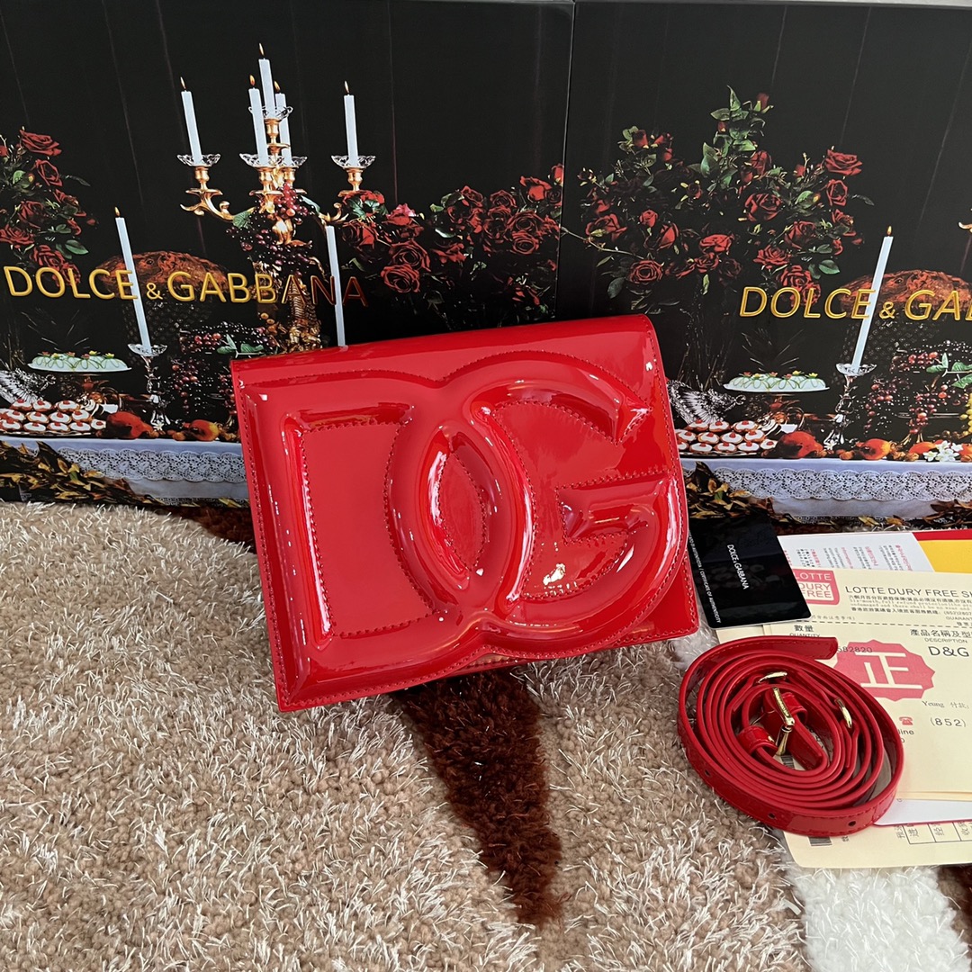 Dolce & Gabbana Calfskin DG logo crossbody bag in red for Women |