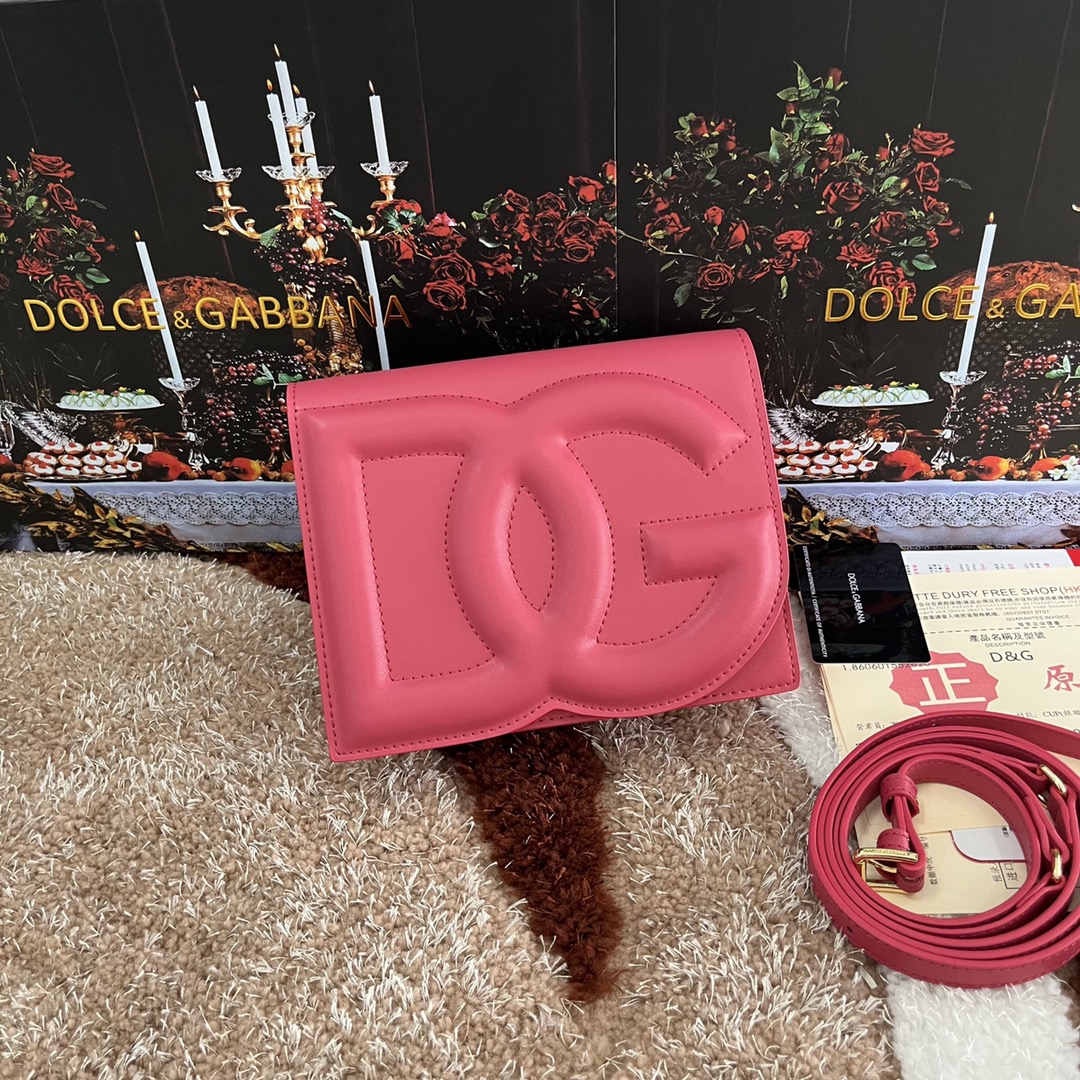 Dolce & Gabbana Calfskin DG logo crossbody bag in pink for Women |