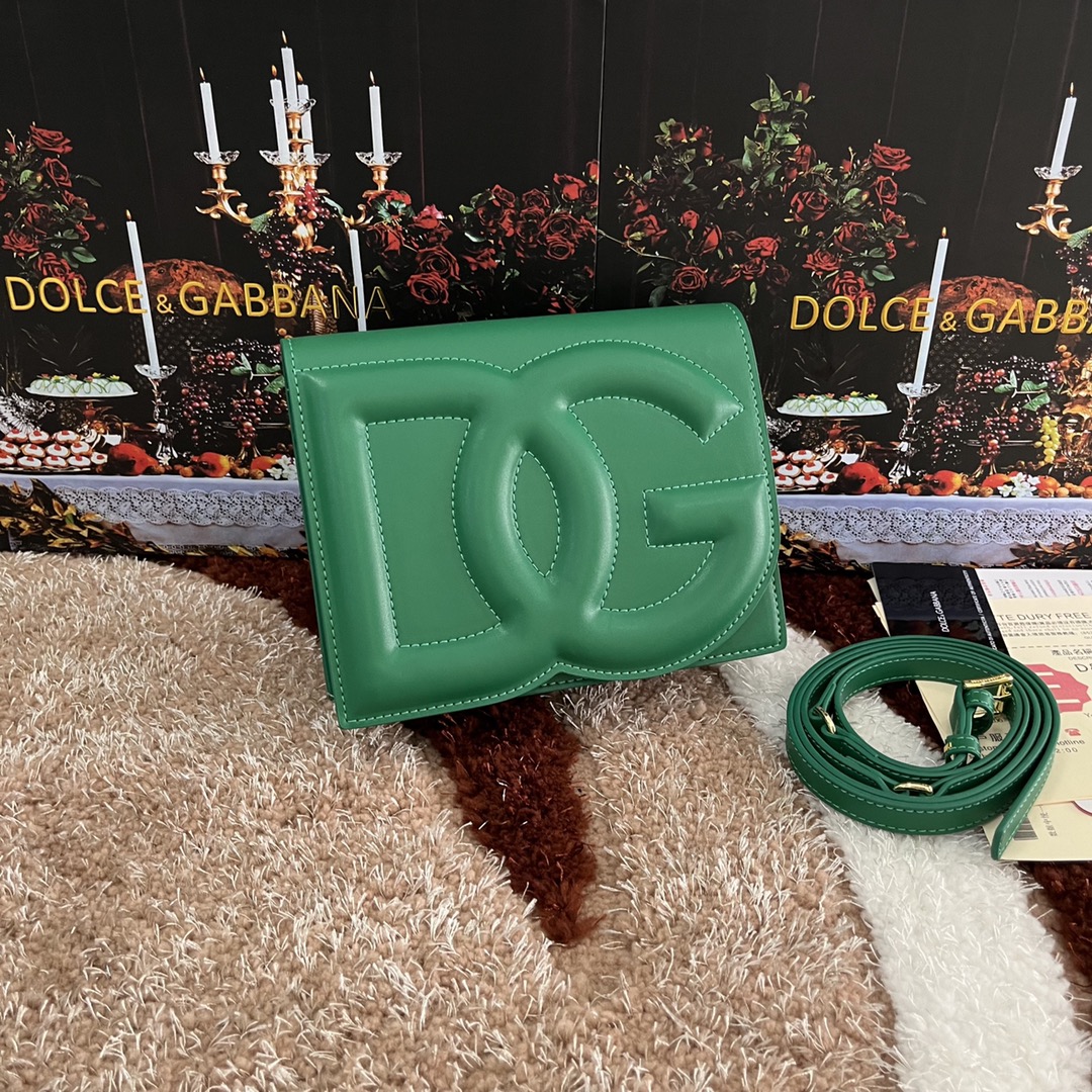 Dolce & Gabbana Calfskin DG logo crossbody bag in Green for Women |