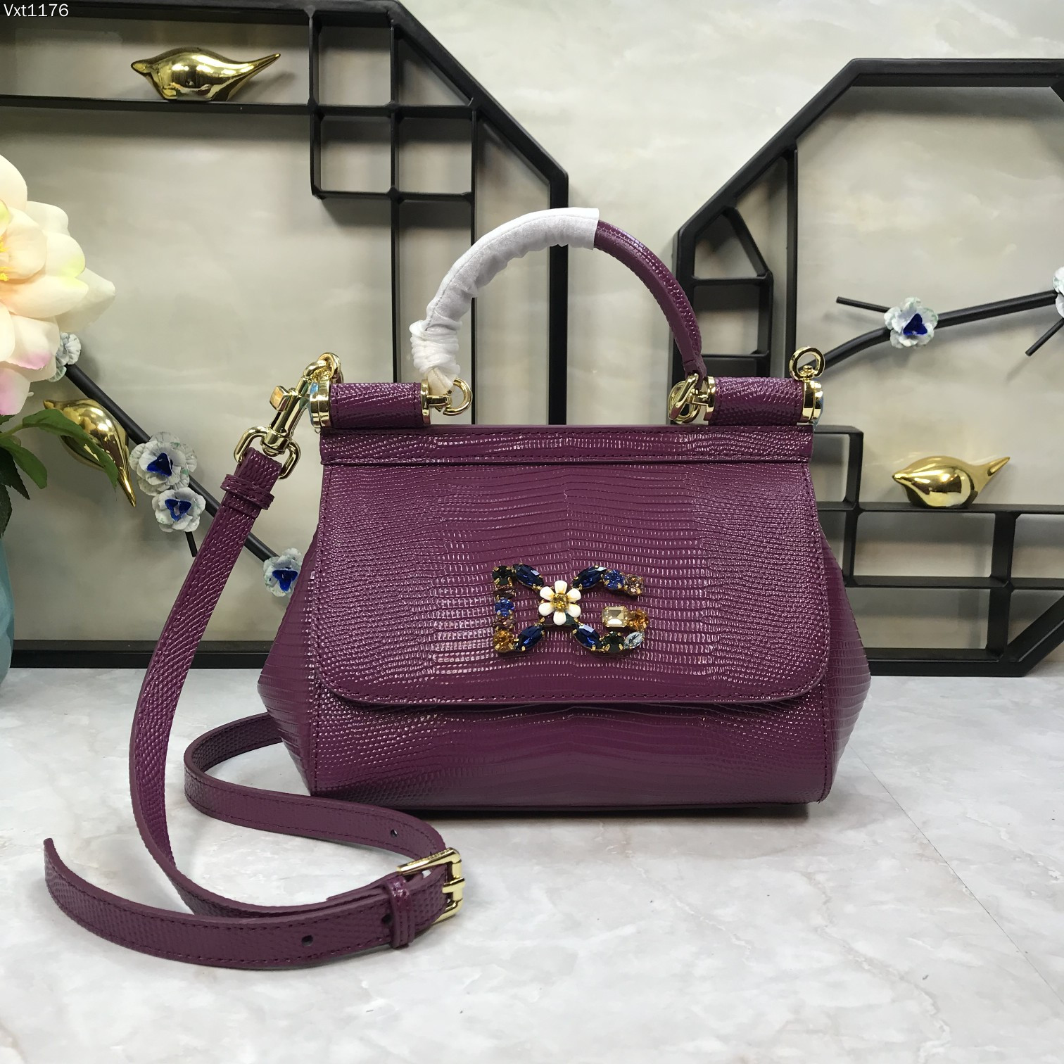 Dolce & Gabbana Sicily Small Dg Jewels Leather Bag in Purp