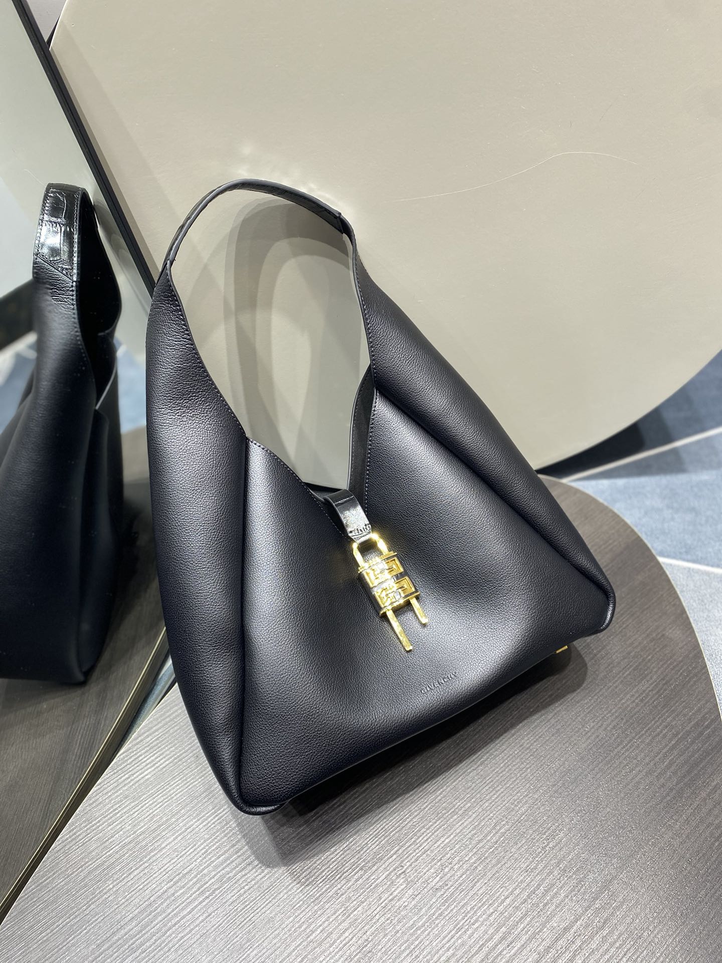 Givenchy G-Hobo Medium leather shoulder bag black
