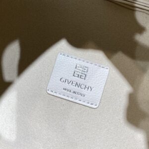 GIVENCHY 00049