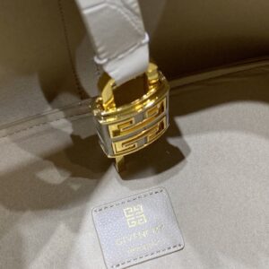 GIVENCHY 00069