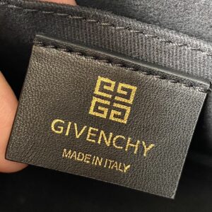 GIVENCHY 00089
