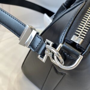 GIVENCHY 00157