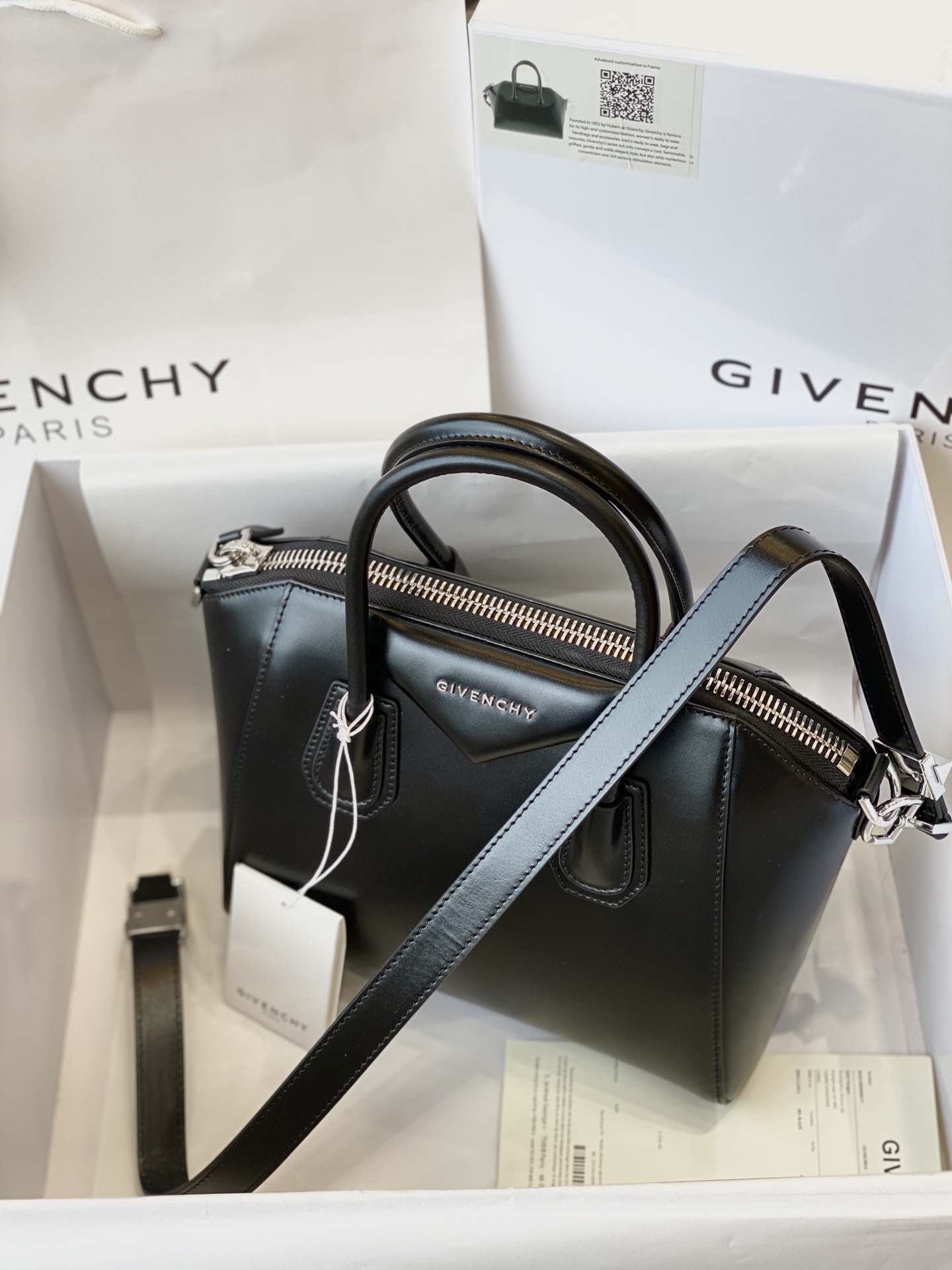Givenchy borsa donna modello Antigona piccola in pelle liscia nera con tracolla | eBay