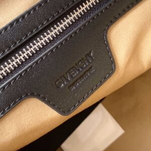 GIVENCHY 00249