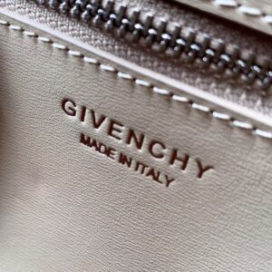 GIVENCHY 00479