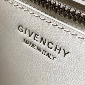 GIVENCHY 00489