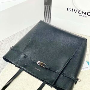GIVENCHY 00529