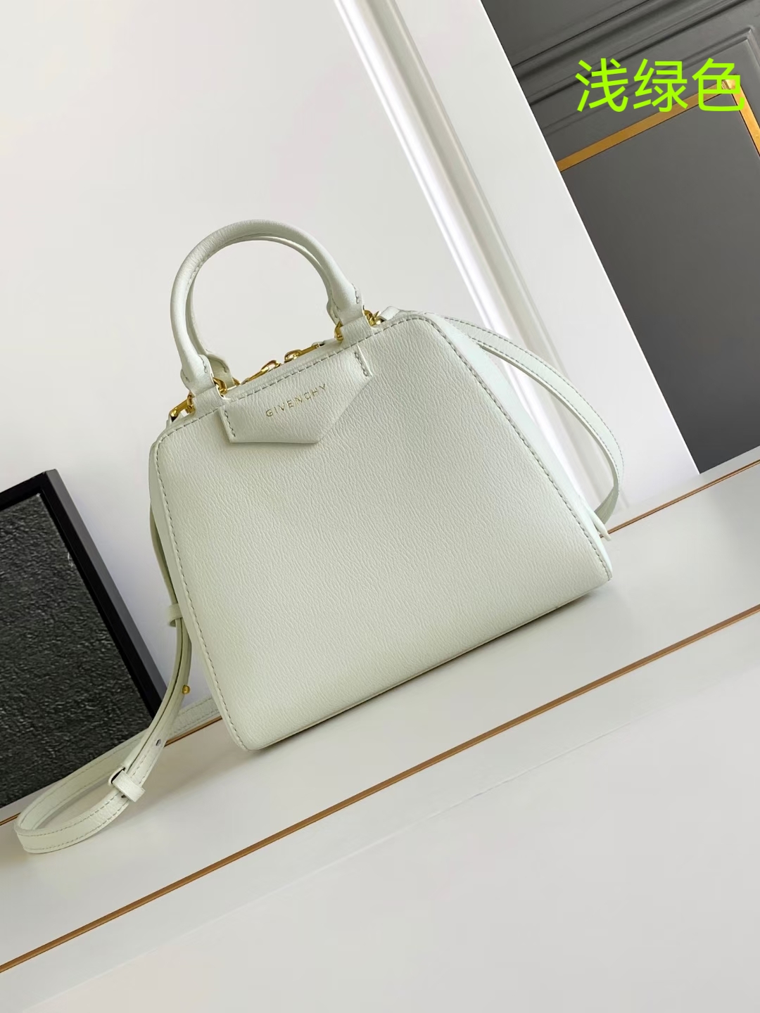 Givenchy Mini Antigona Cube bag in leather in – almond white