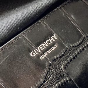 GIVENCHY 00709
