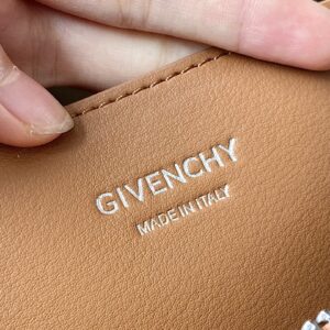 GIVENCHY 00739