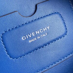 GIVENCHY 00819