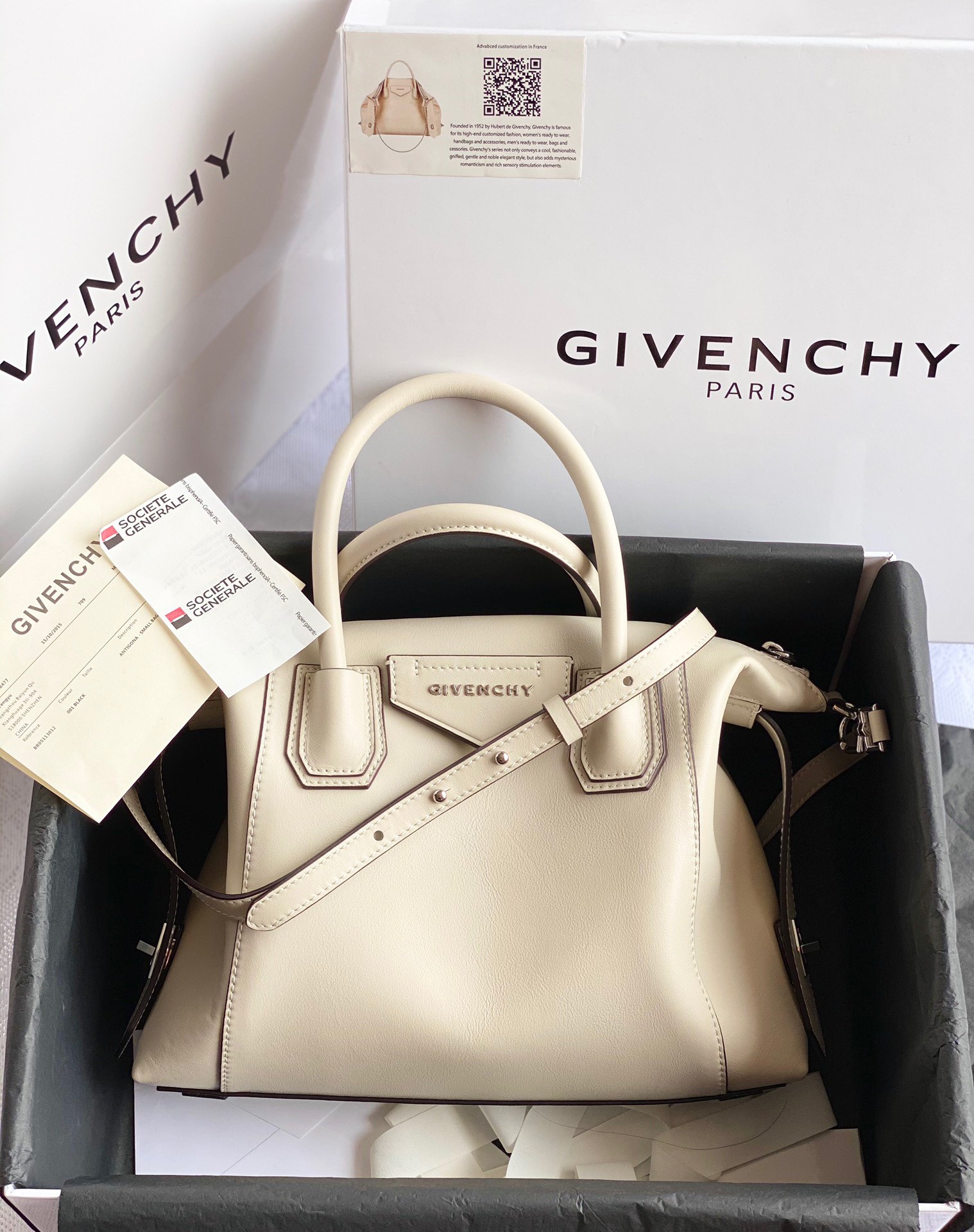 Givenchy Mini Antigona bag in Box leather | Givenchy DE | Givenchy