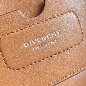 GIVENCHY 00929