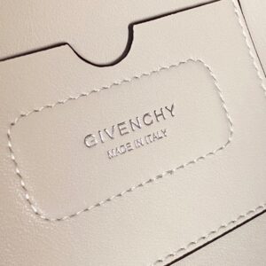 GIVENCHY 00969