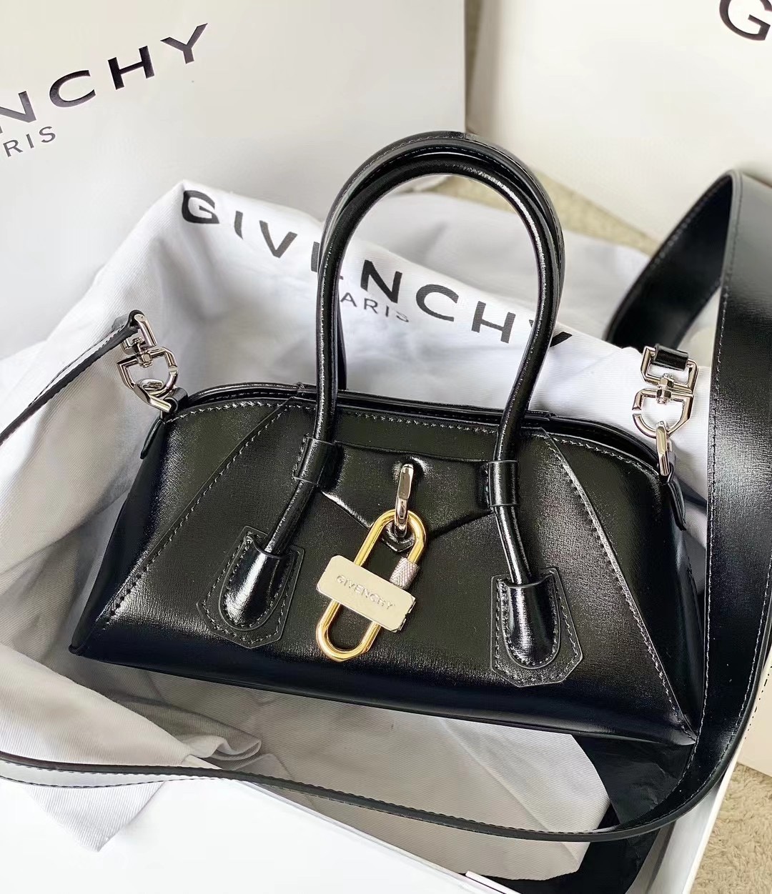 GIVENCHY Box Calfskin Mini Antigona Stretch Black 1246432
