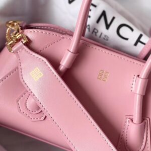 GIVENCHY 01049