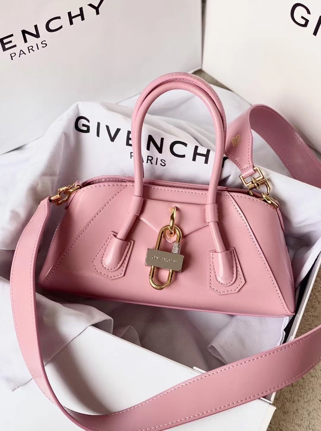 GIVENCHY Box Calfskin Mini Antigona Stretch Bright Pink 1472788