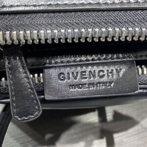 GIVENCHY 01067