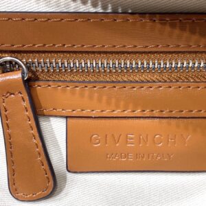 GIVENCHY 01089