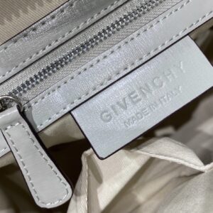 GIVENCHY 01129