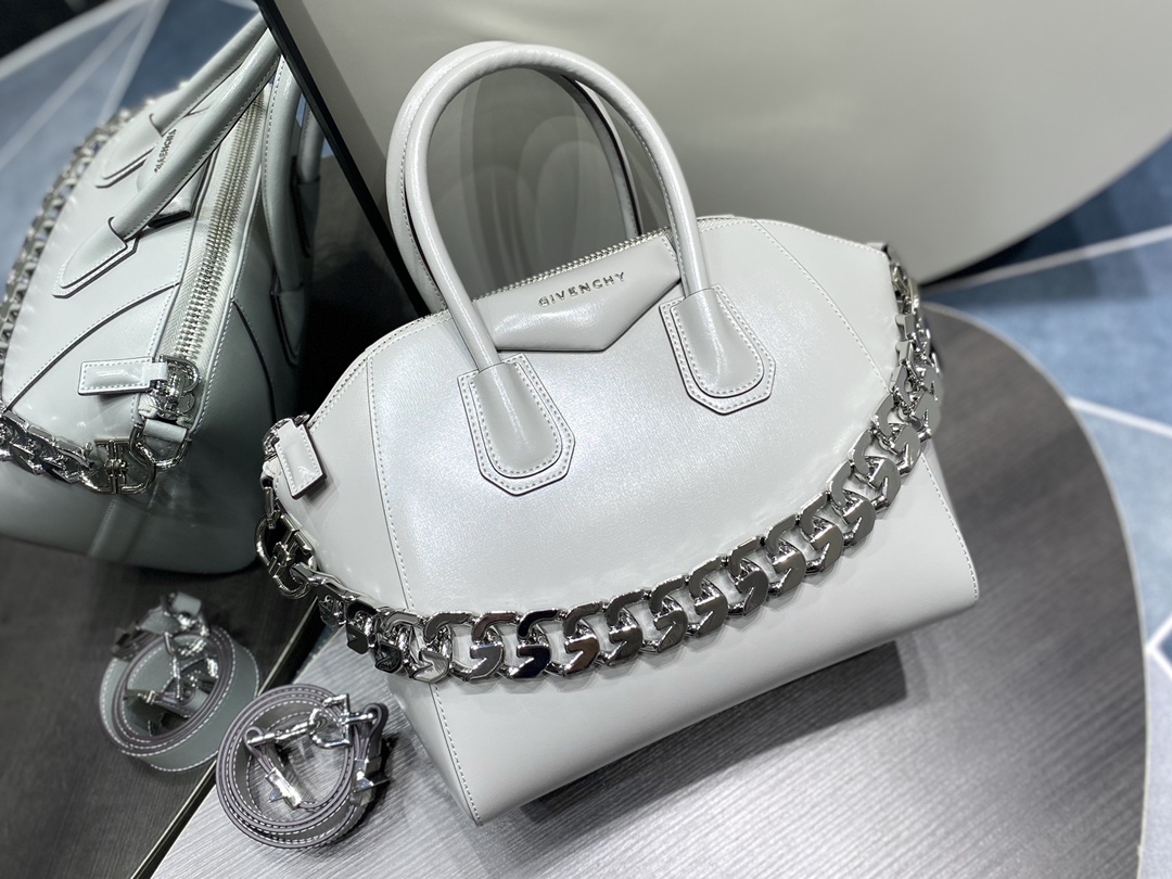 Givenchy Antigona chain mini bag for Women – white in Oma GIVENCHY 01129
