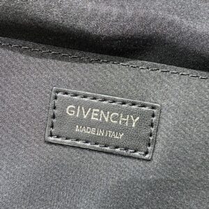 GIVENCHY 01149