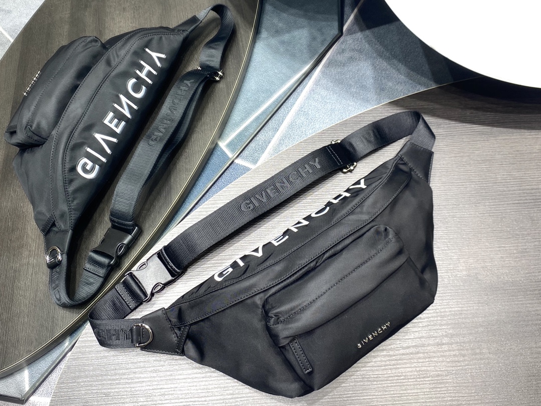 Givenchy Essential U Signature Bumbag in Nylon Black Belt BaGIVENCHY 01149