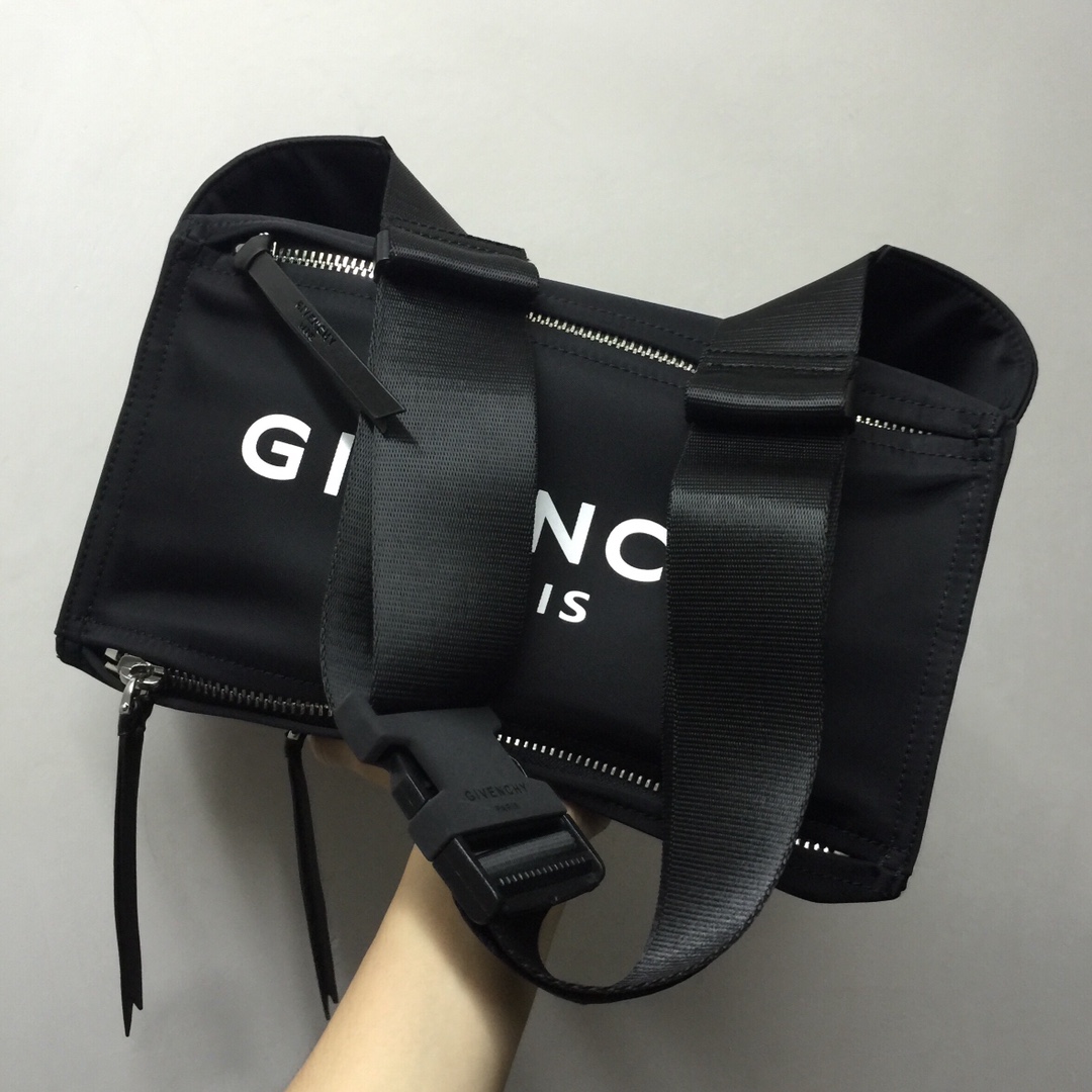 Givenchy – Black Shoulder Changing Bag With White Logo