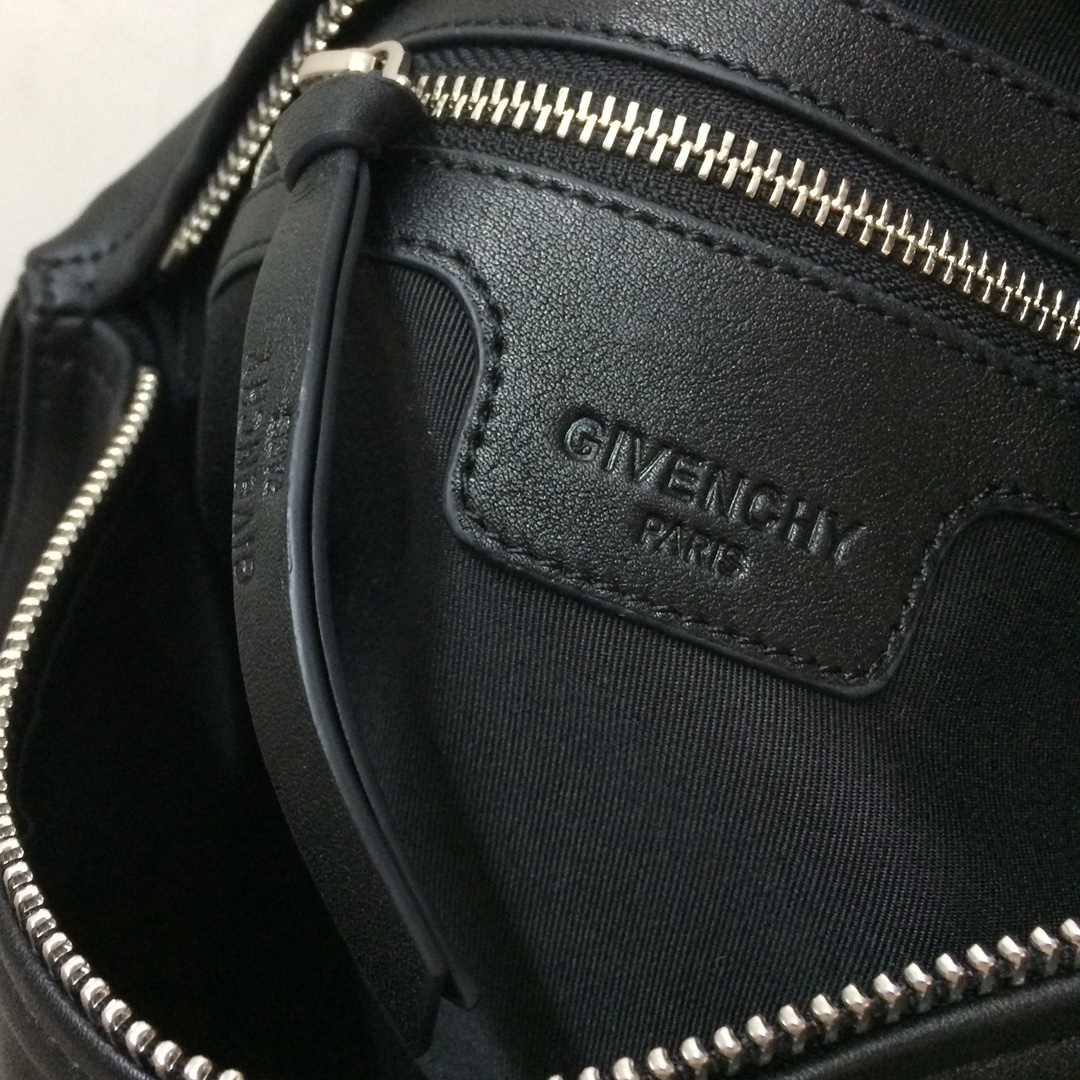 GIVENCHY 01289